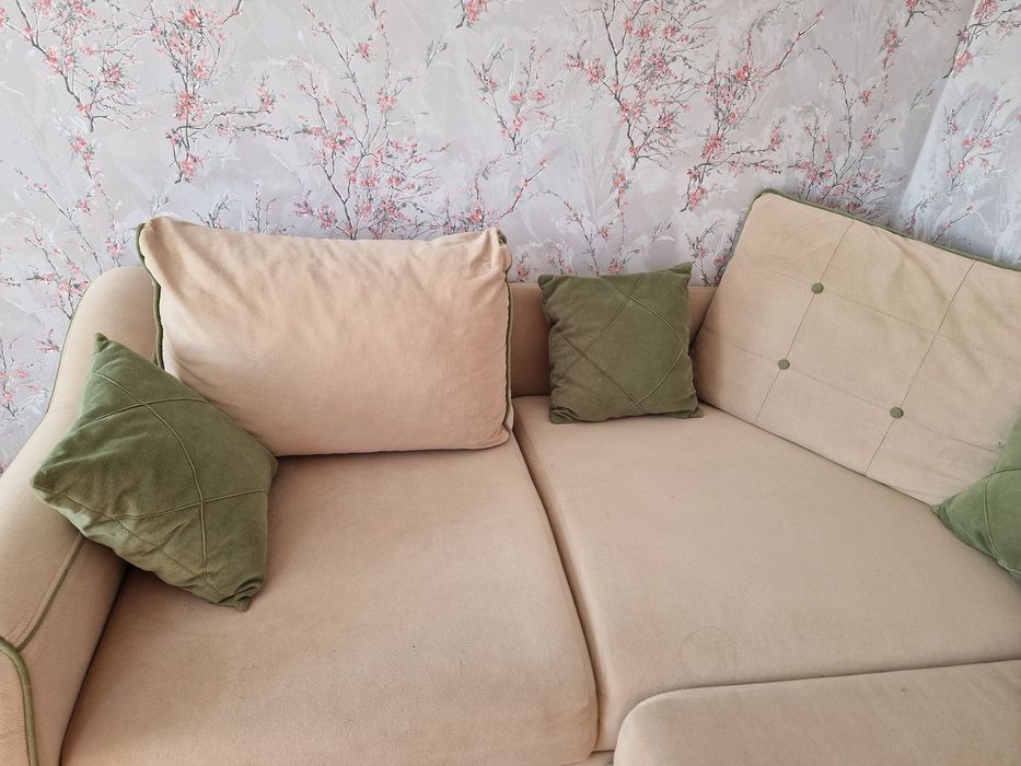 Продам диван угловой, б/у