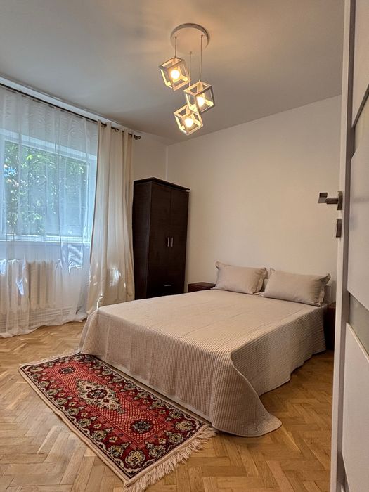 Apartament 2 camere, decimandat, parter,  Bistrita super central