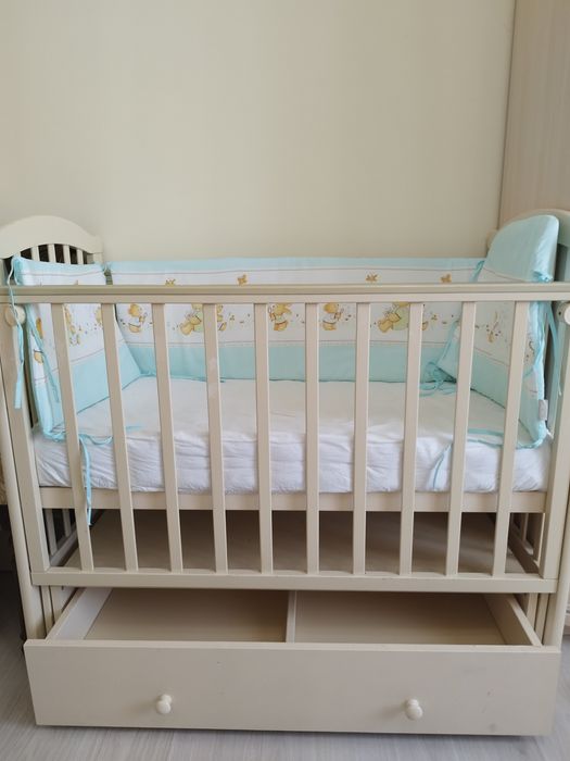 Продам детскую кроватку