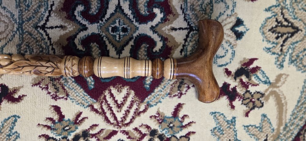 Деревянная трость