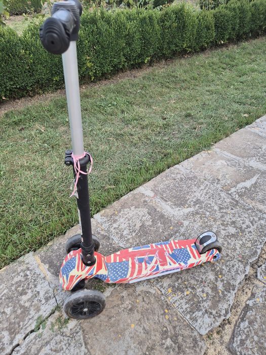 Светещ музикален скутер за дете happy bear