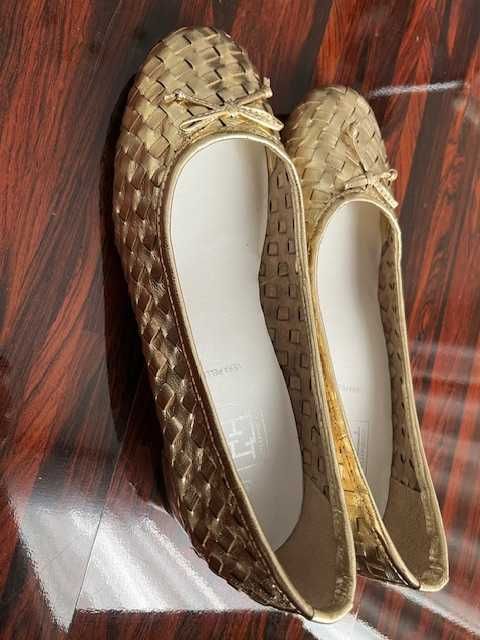 Плетени златни балеринки от естествена кожа