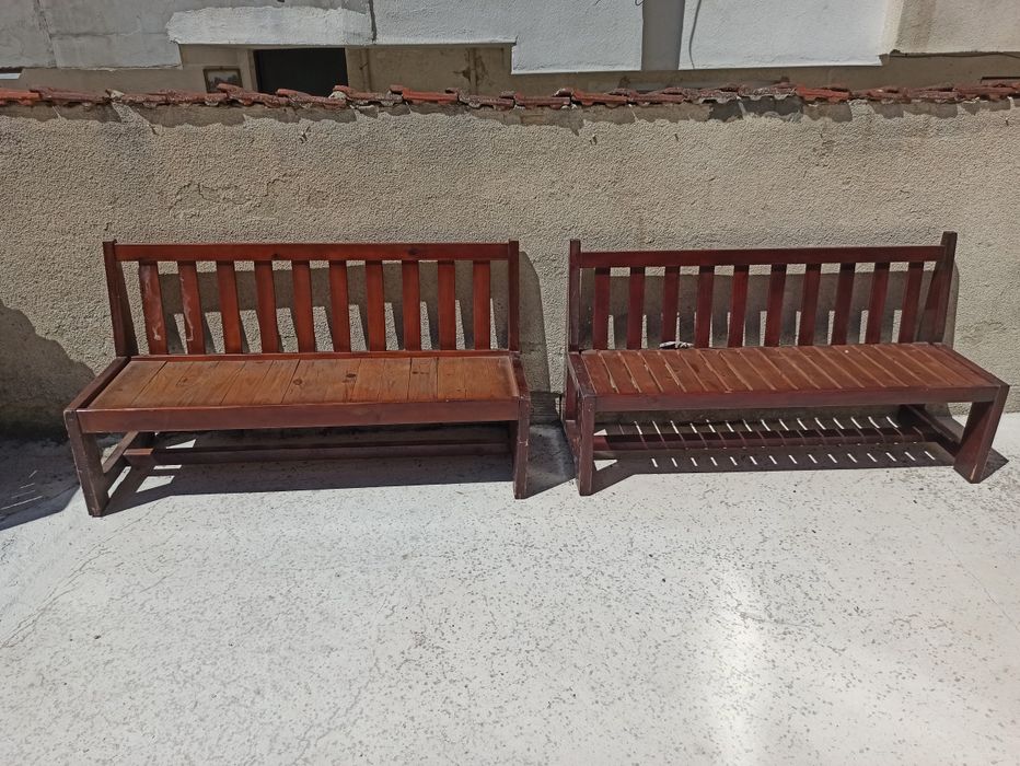 Дървени пейки два вида