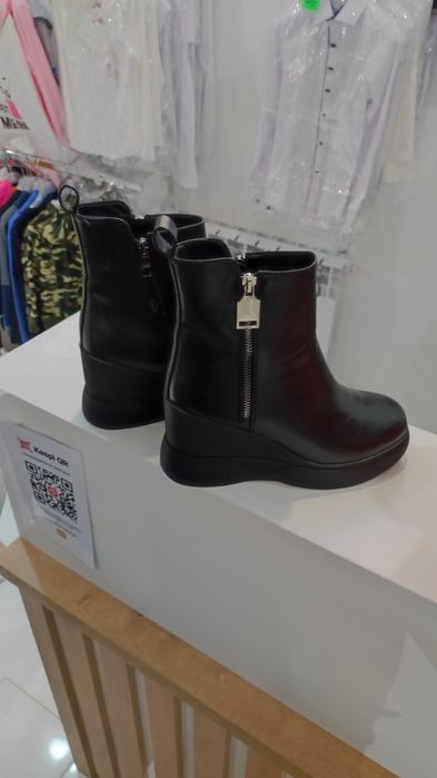 Сапоги кожаные, етіктер былғары