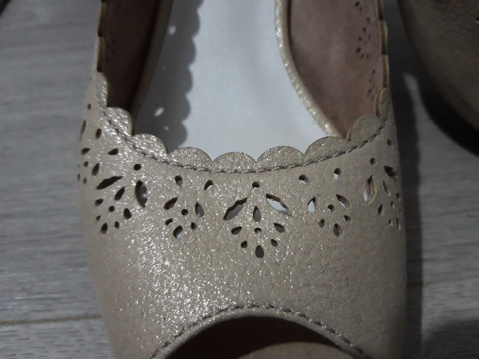 Vand sandale ocazie din piele Jana, marimea 37, interior 24 cm