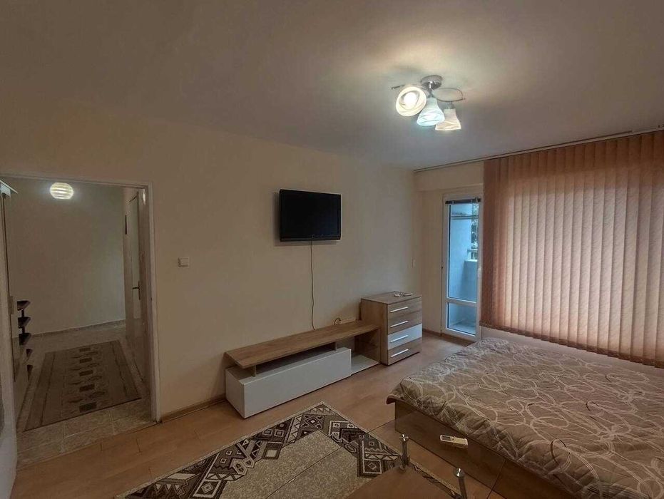 Дава се под наем Двустаен апартамент в Бургас, Меден рудник - зона А - 54 кв.м за 127.5 € - Снимка #1