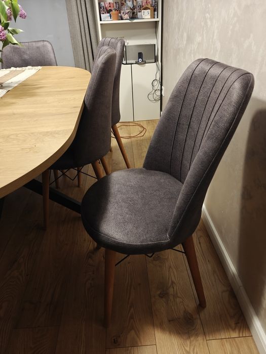 Vând 5 scaune pentru dining/bucătărie