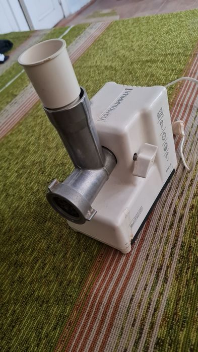 Мясорубка электрическая сотилади