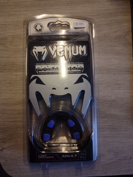 Капа Venum новая.