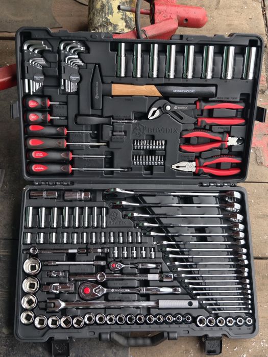 Набор торцевых головок и ручного инструмента BOVIDIX, 139 предмета