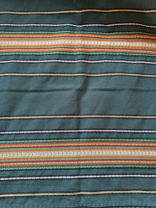 Продавам битови покривки, карета, и пантофки