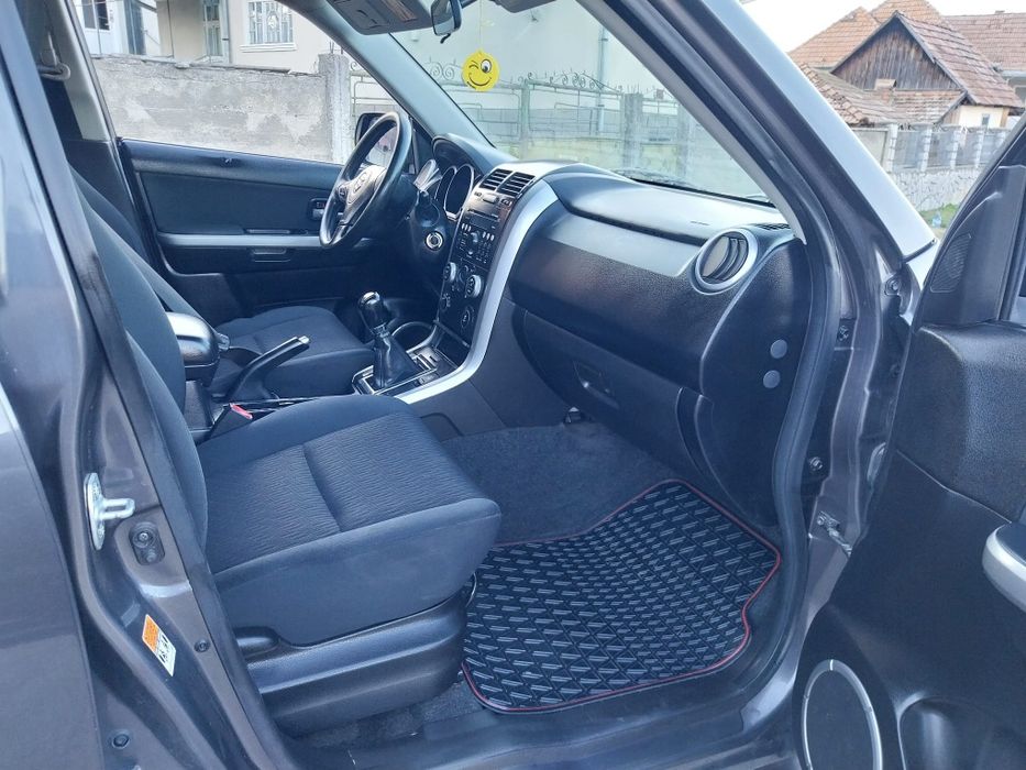 Suzuki grand vitara Diesel  1900cm Diesel  Edition Limited  .