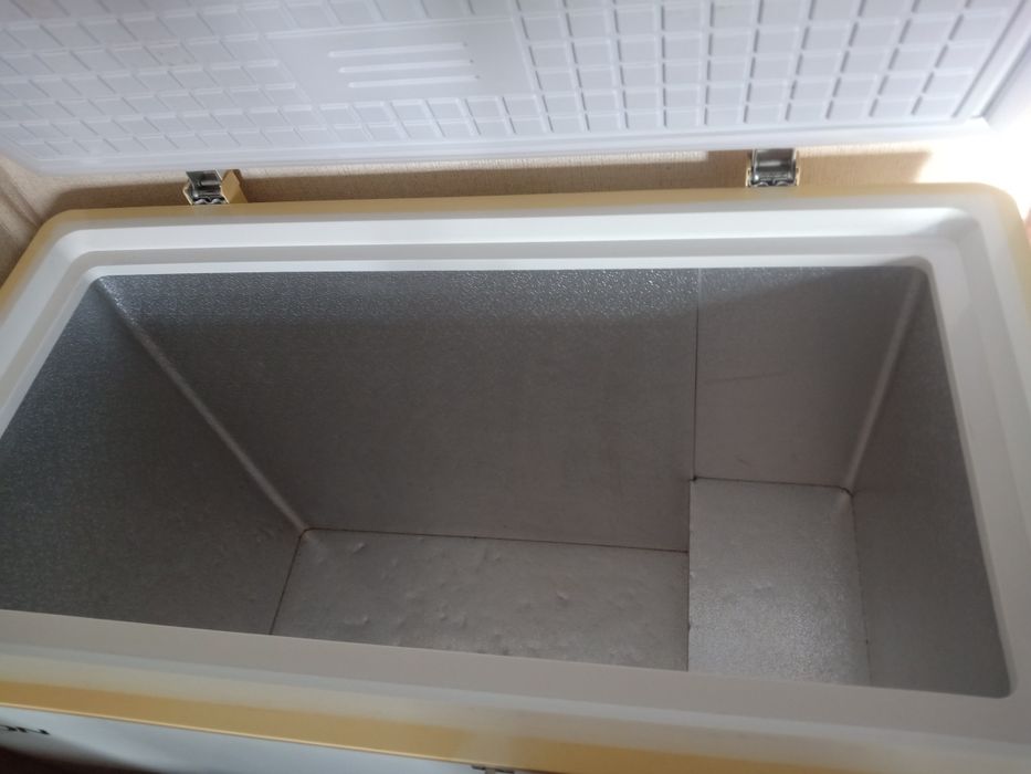 Продам морозильную камеру