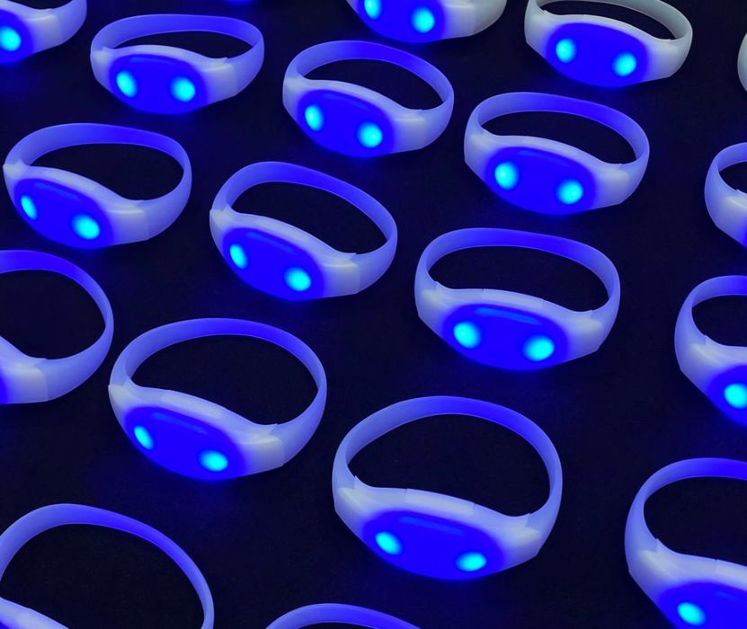 Baghete luminoase nu, bratari elegante activate de sunetul muzicii