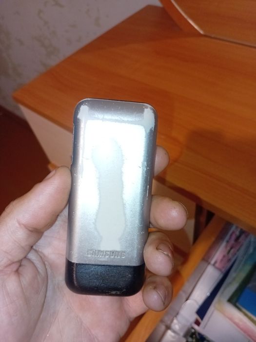 Продам самсунг gt-E1182