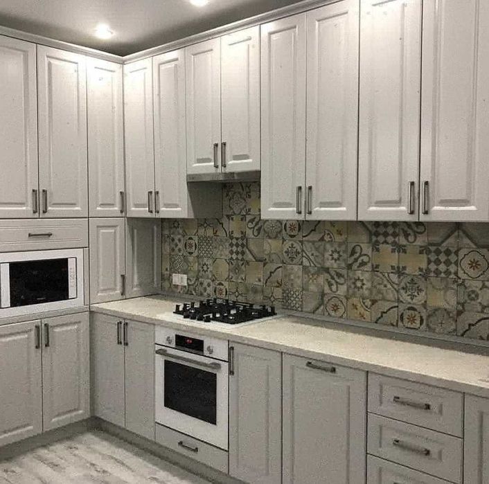 Oshhona mebeli neoklassika