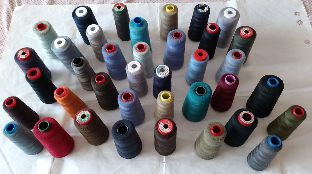 Lot de 38 bobine ață industrială croitorie