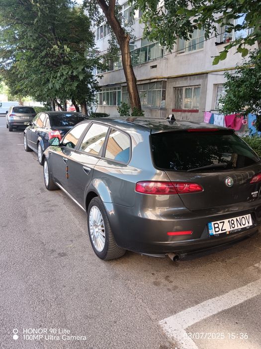 Vând Alfa Romeo 159