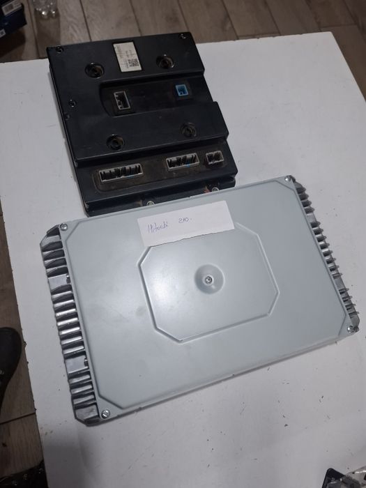 Calculatoare Hitachi 210