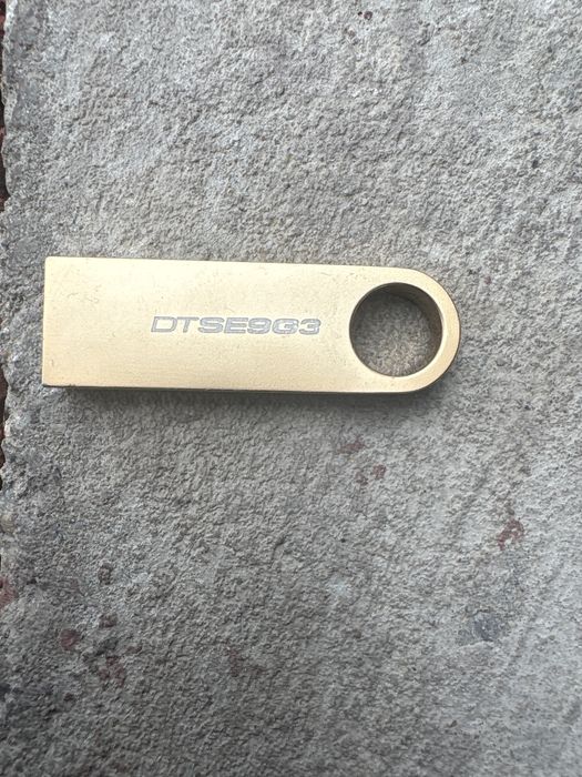 Флешка 512 гб новый