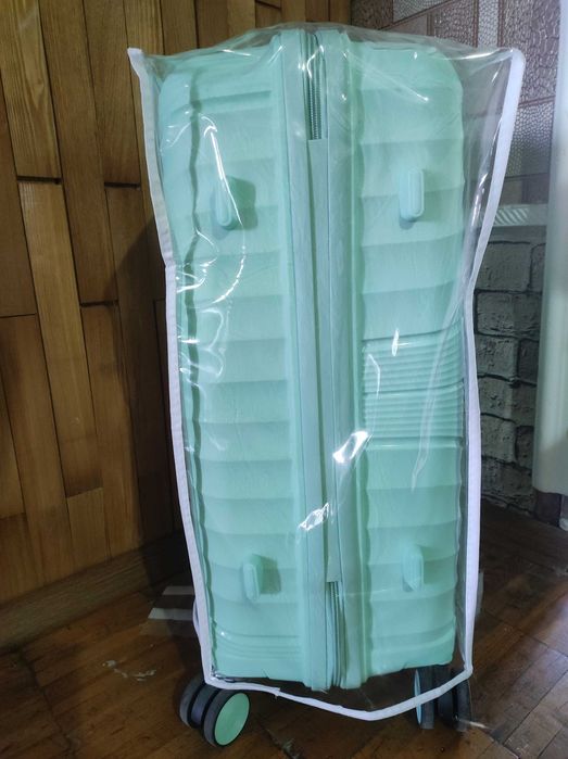 СРОЧНО продам НОВЫЙ чемодан