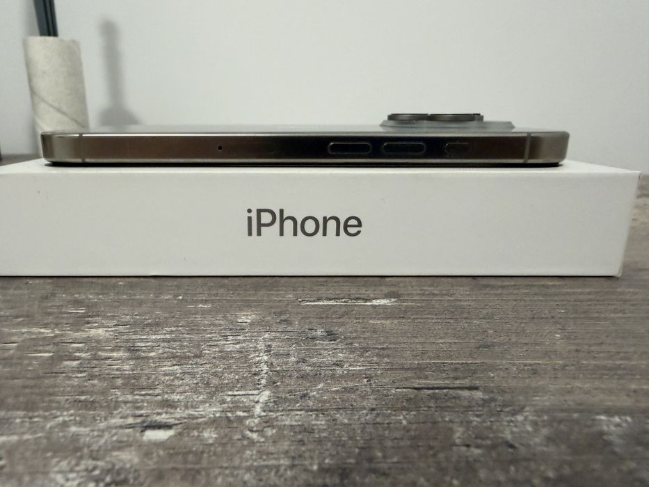 Vand iphone 16 pro 265 gb