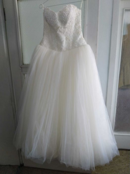 сватбена булченска рокля + було + обръч и подарък обувки