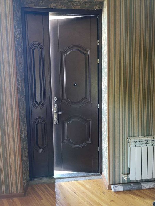 Продаю железную дверь. Милано