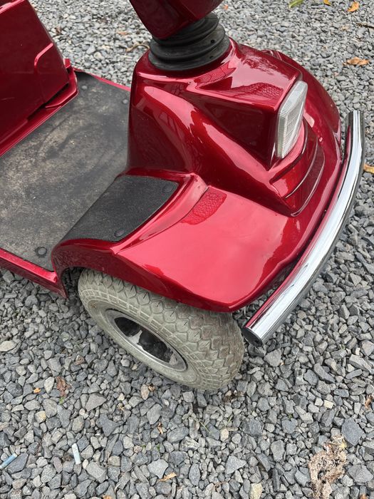 Carucior electric pentru oamni cu dizabilitai