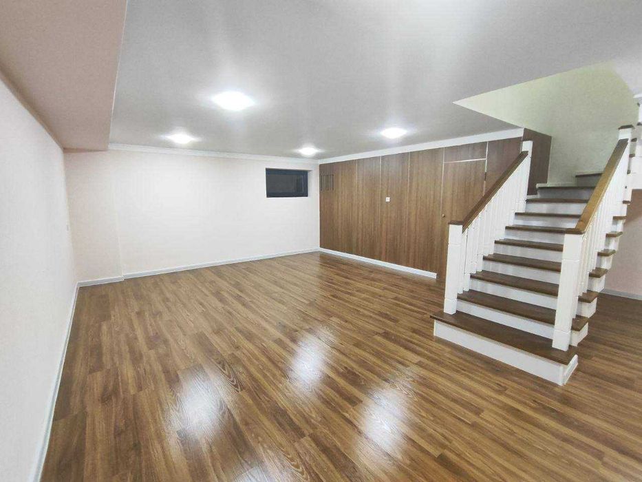 Большой , красивый -белоснежный дом!