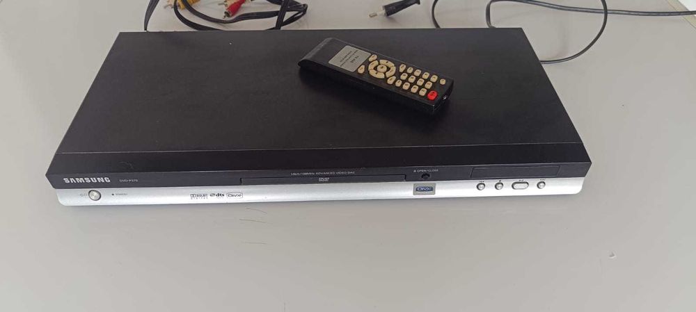 Pachet Electronice: TV LED Utok (61cm) + TV LED Finlux (56cm) + DVD Samsung (Toate cu Telecomandă)