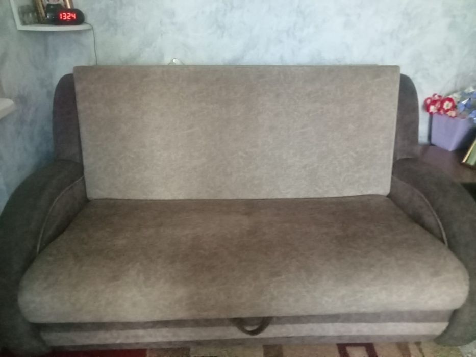 Продам диван в хорошем состоянии