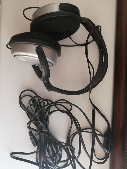 Продам наушники Philips