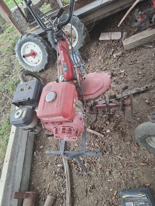 Vând utilaje agricole