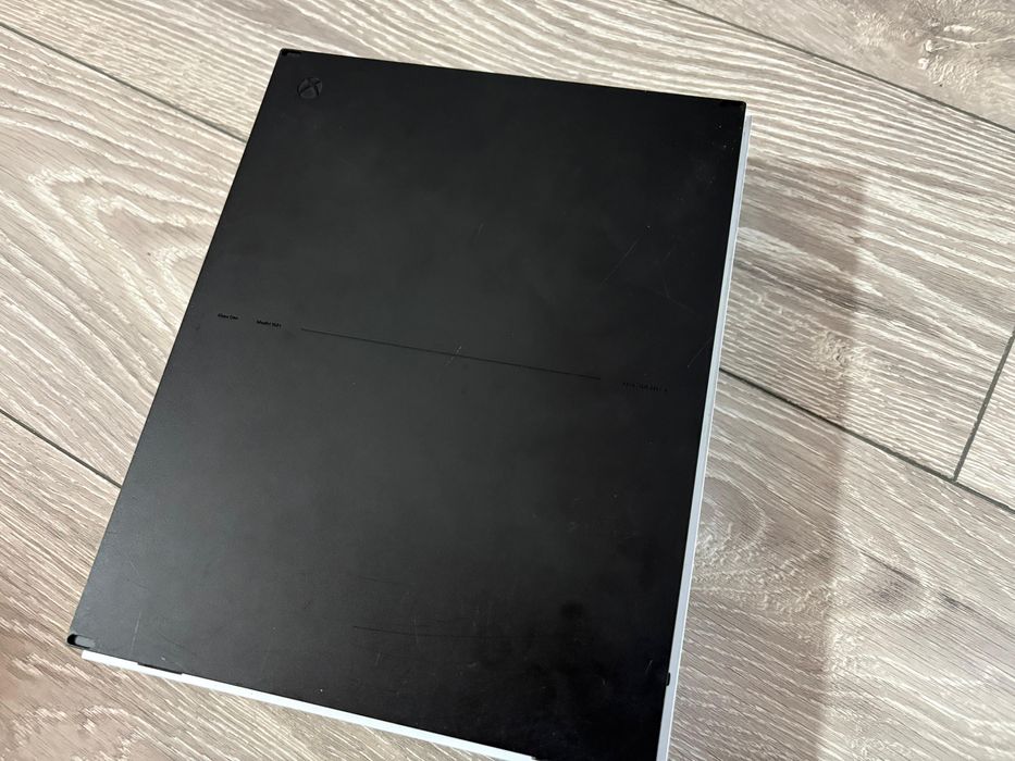 Xbox one S 1 tb storage cu jocuri si cont de fortnite