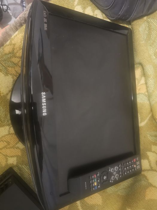 Ps4 pro 1T,+tv samsung  si multe accesori,fara jocuri!!