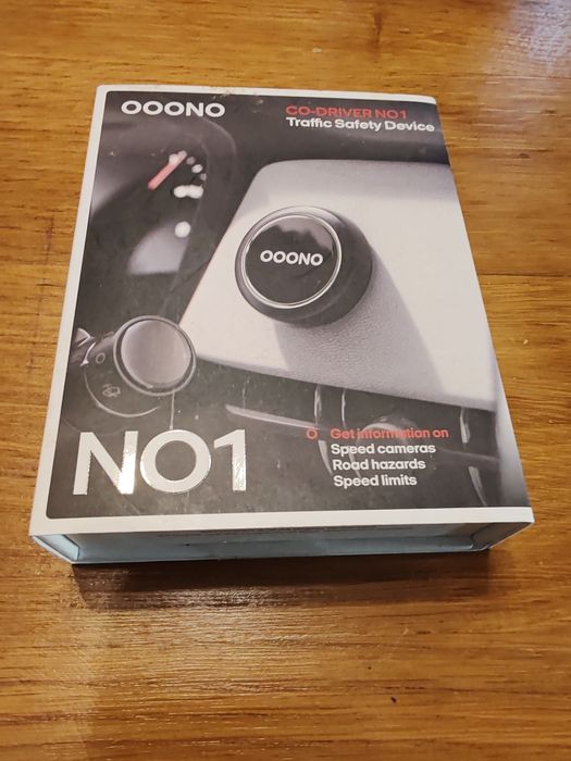 OOONO NO1 este un dispozitiv compact care ofera avertizari precise des