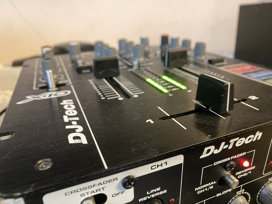 Mixer audio DJ-Tech X10 cu placa sunet USB
