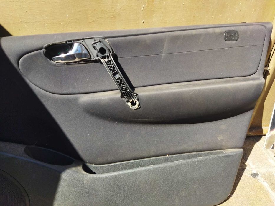 Продавам части за Мерцедес Ванео