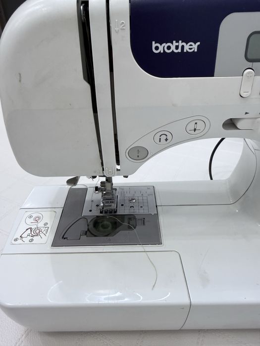 Продам швейнуб машинку brother