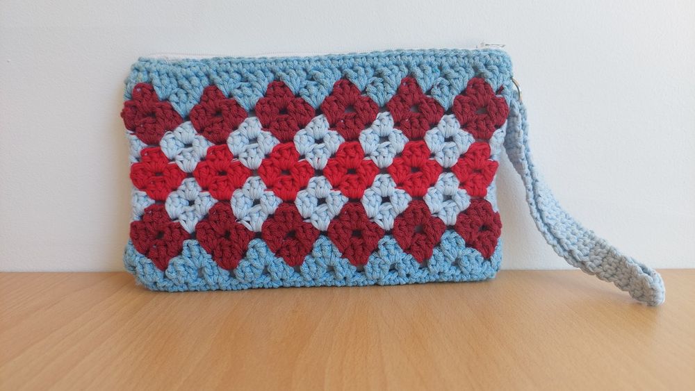 Плетени несесери