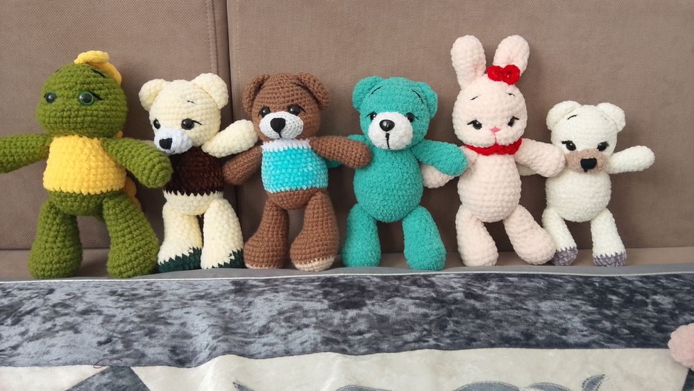 Вязание игрушки.