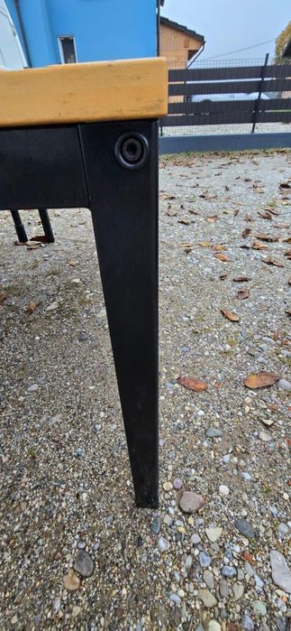 Mese de diferite dimensiuni