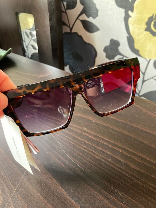 Слънчеви очила.              .