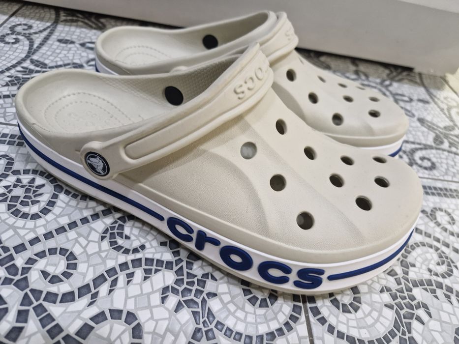 Продам crocs m10, w12