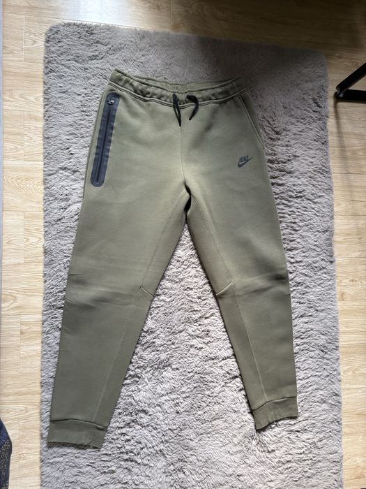 Pantaloni de trening Nike Tech