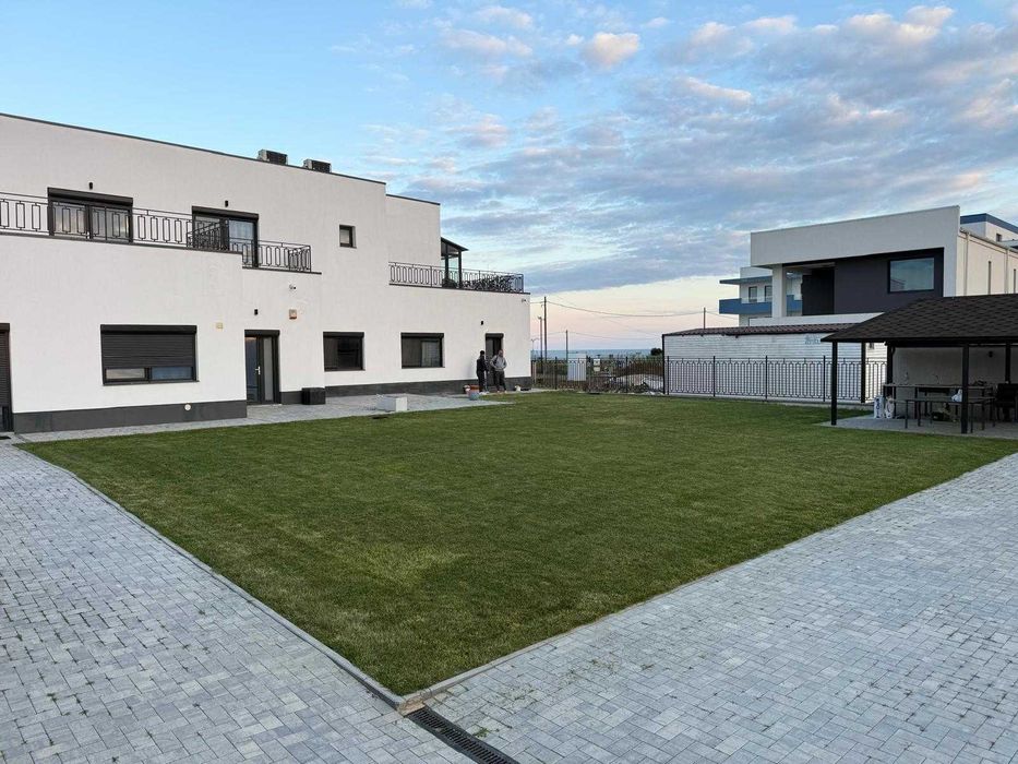 Apartament 3 camere premium in vila, Costinesti | Curte 1.500 mp cu piscina | la 400m de Nibiru