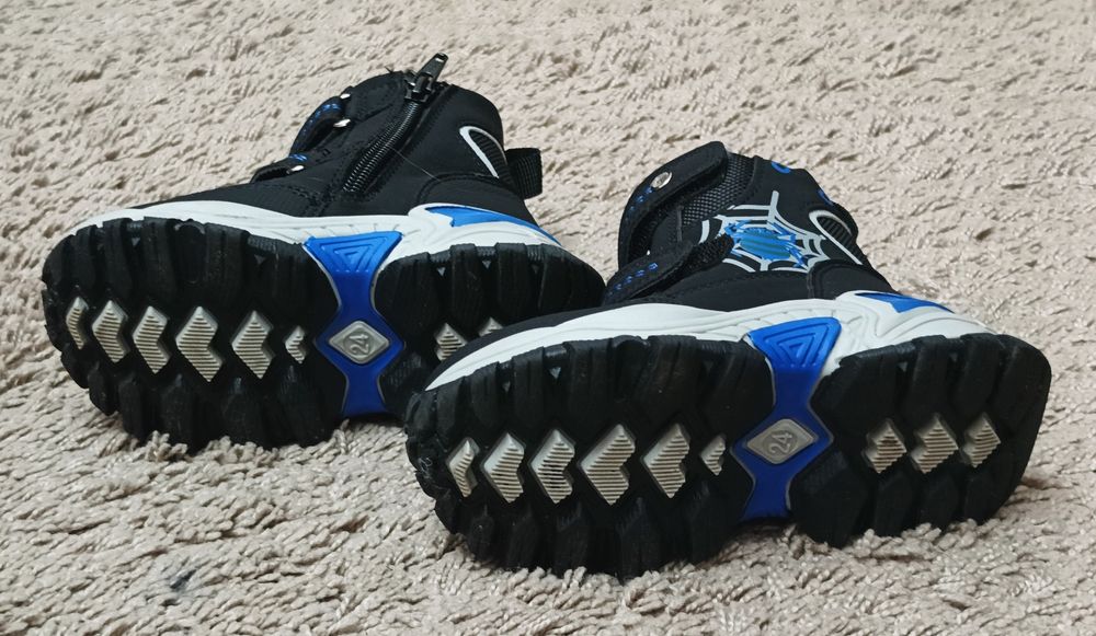 Топли боти за момче, 24