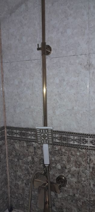 Смеситель для ванны золотистый