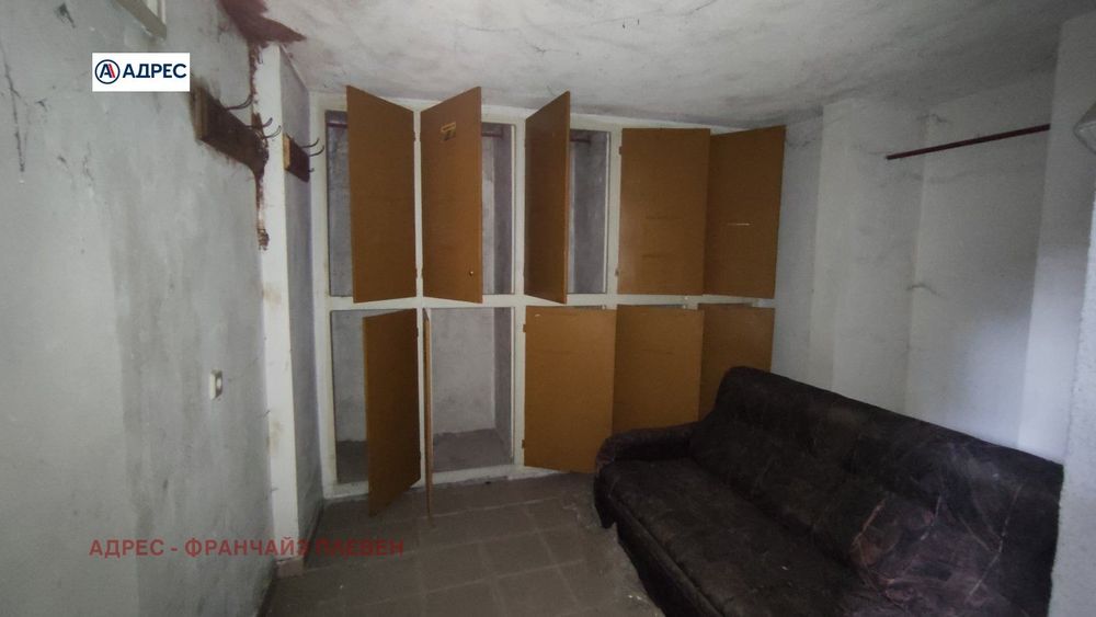 Склад в Плевен-Индустриална зона площ 1400 цена 500000